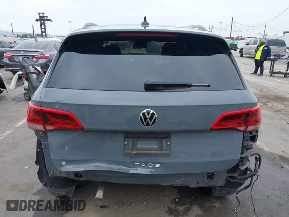 2022 Volkswagen Taos SE z VIN 3VVRX7B21NM007085, wystawiony jako IAAI lot #42018520 z przebiegiem 27 904 mil mil oraz . Historia ofert i sprzedaży dostępna na DreamBid. Obrazek 16.