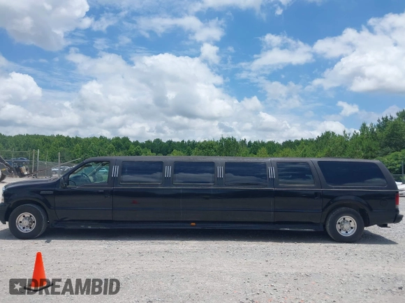 2005 Ford Excursion с VIN 1F1NU40S45EA15820, выставлен на аукционе IAAI как лот 42470100 с пробегом 124 004 миль миль и . История ставок и продаж доступна на DreamBid. Изображение 14.