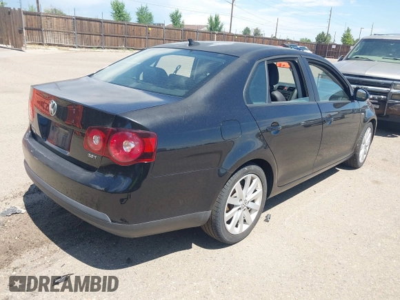 2010 Volkswagen Jetta Wolfsburg Edition с VIN 3VWRJ7AJ7AM057831, выставлен на аукционе IAAI как лот 42701174 с пробегом 102 158 миль миль и . История ставок и продаж доступна на DreamBid. Изображение 4.