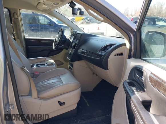 2013 Chrysler Town & Country Touring L with VIN 2C4RC1CG6DR660858, listed as a IAAI auction lot 41970976 with 140,299 mi miles and . Bid and sale history available at DreamBid. Image 5.