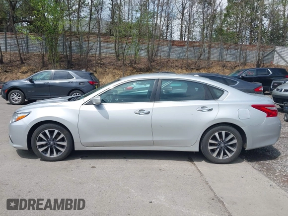 2017 Nissan Altima S z VIN 1N4AL3AP4HC288839, wystawiony jako IAAI lot #42162440 z przebiegiem 222 000 mil mil oraz . Historia ofert i sprzedaży dostępna na DreamBid. Obrazek 15.