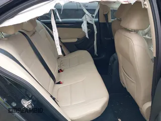2017 Volkswagen Jetta SEL z VIN 3VWL17AJ1HM406515, wystawiony jako IAAI lot #42660560 z przebiegiem 88 253 mil mil oraz . Historia ofert i sprzedaży dostępna na DreamBid. Obrazek 8.