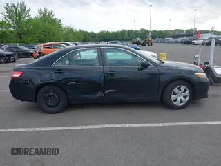 2010 Toyota Camry z VIN 4T1BF3EK3AU551502, wystawiony jako IAAI lot #42216721 z przebiegiem 143 695 mil mil oraz . Historia ofert i sprzedaży dostępna na DreamBid. Obrazek 13.
