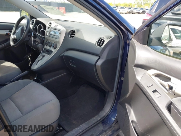 2011 Toyota Matrix z VIN 2T1KU4EE1BC664423, wystawiony jako IAAI lot #42303939 z przebiegiem 158 316 mil mil oraz . Historia ofert i sprzedaży dostępna na DreamBid. Obrazek 5.