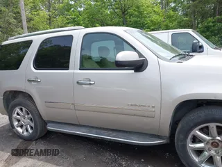 2009 GMC Yukon Denali z VIN 1GKFK03259R271652, wystawiony jako IAAI lot #42463982 z przebiegiem Nie podano mil oraz . Historia ofert i sprzedaży dostępna na DreamBid. Obrazek 13.