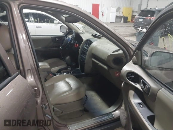 2005 Hyundai Santa Fe GLS with VIN KM8SC73E35U007942, listed as a IAAI auction lot 41201901 with 184,437 mi miles. Bid and sale history available at carsss.com. Image 5.