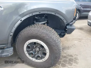 2024 Ford Bronco Outer Banks z VIN 1FMDE8BHXRLA40761, wystawiony jako IAAI lot #42704734 z przebiegiem 22 706 mil mil oraz . Historia ofert i sprzedaży dostępna na DreamBid. Obrazek 6.