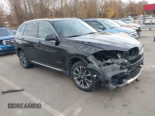 2016 BMW X5 sDrive35i with VIN 5UXKR2C59G0U17661, listed as a IAAI auction lot 40931088 with 90,963 mi miles. Bid and sale history available at carsss.com. Image 1.