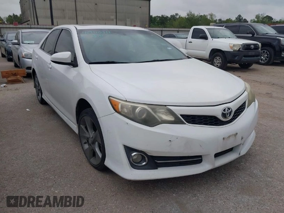 2014 Toyota Camry L with VIN 4T1BF1FK1EU851712, listed as a IAAI auction lot 41940311 with 158,097 mi miles. Bid and sale history available at carsss.com. Image 1.