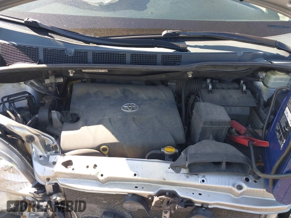 2015 Toyota Sienna L with VIN 5TDZK3DCXFS594786, listed as a IAAI auction lot 42292618 with 180,119 mi miles and . Bid and sale history available at DreamBid. Image 10.