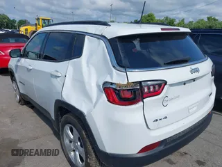 2022 Jeep Compass Latitude z VIN 3C4NJDBB9NT122004, wystawiony jako IAAI lot #42752941 z przebiegiem 108 509 mil mil oraz . Historia ofert i sprzedaży dostępna na DreamBid. Obrazek 13.