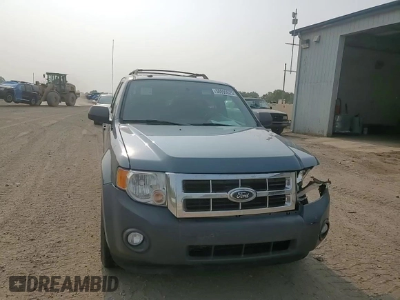 2012 Ford Escape XLT z VIN 1FMCU9DG3CKC81146, wystawiony jako Copart lot #58999625 z przebiegiem 169 942 mil mil oraz Czysty tytuł • Clean title. Historia ofert i sprzedaży dostępna na DreamBid. Obrazek 14.
