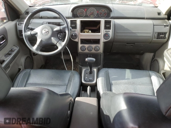 2006 Nissan X-Trail XE z VIN JN8BT08V46W204911, wystawiony jako Copart lot #51872565 z przebiegiem 162 394 mil mil oraz Szkody całkowita. Historia ofert i sprzedaży dostępna na DreamBid. Obrazek 8.