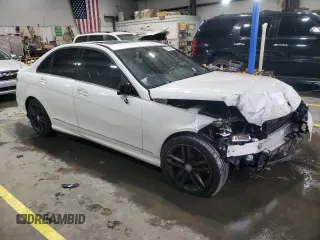 2014 Mercedes-Benz C 250 Sport z VIN WDDGF4HB1EA938087, wystawiony jako Copart lot #51686845 z przebiegiem 92 879 mil mil oraz Szkoda całkowita • Salvage title. Historia ofert i sprzedaży dostępna na DreamBid. Obrazek 4.