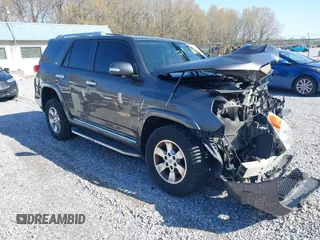 2013 Toyota 4Runner SR5 z VIN JTEZU5JR8D5053197, wystawiony jako IAAI lot #41973107 z przebiegiem 217 750 mil mil oraz . Historia ofert i sprzedaży dostępna na DreamBid. Obrazek 1.