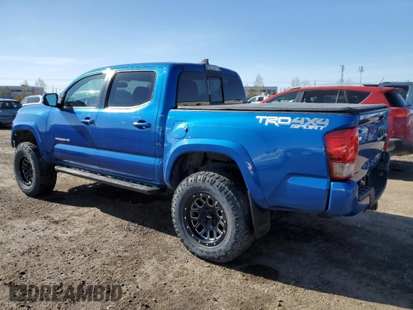2017 Toyota Tacoma SR5 z VIN 5TFCZ5AN0HX116148, wystawiony jako Copart lot #52938035 z przebiegiem 111 284 mil mil oraz Szkoda całkowita • Salvage title. Historia ofert i sprzedaży dostępna na DreamBid. Obrazek 2.