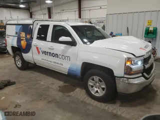 2018 Chevrolet Silverado 1500 LT with VIN 1GCVKREC9JZ286077, listed as a Copart auction lot 52289535 with 135,183 mi miles and Non Repairable. Bid and sale history available at carsss.com. Image 4.