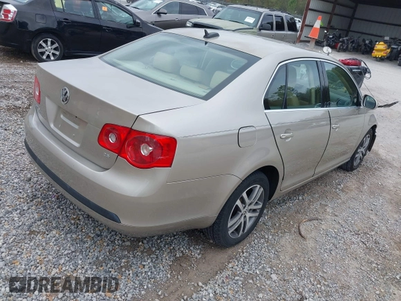 2006 Volkswagen Jetta 2.5L with VIN 3VWSF71K46M702678, listed as a IAAI auction lot 40882527 with 86,506 mi miles and . Bid and sale history available at DreamBid. Image 4.