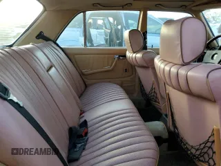 1983 Mercedes-Benz 300 with VIN WDBAB33A8DB025998, listed as a Copart auction lot 79548214 with 232,276 mi miles and Clean Title. Bid and sale history available at carsss.com. Image 10.