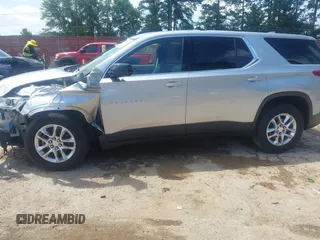 2020 Chevrolet Traverse LS z VIN 1GNERFKW3LJ271902, wystawiony jako IAAI lot #42516114 z przebiegiem 89 879 mil mil oraz . Historia ofert i sprzedaży dostępna na DreamBid. Obrazek 14.