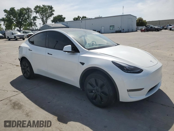 2024 Tesla Model Y Long Range с VIN 7SAYGDEE1RF152168, выставлен на аукционе Copart как лот 52436135 с пробегом 3 546 миль миль и Списание • Salvage title. История ставок и продаж доступна на DreamBid. Изображение 4.
