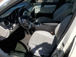 2012 Mercedes-Benz C 250 Sport с VIN WDDGF4HB9CA643364, выставлен на аукционе Copart как лот 64761775 с пробегом 135 139 миль миль и Списание • Salvage title. История ставок и продаж доступна на DreamBid. Изображение 7.