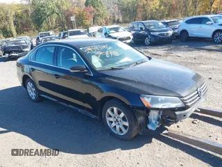 2012 Volkswagen Passat SE z VIN 1VWBP7A32CC077832, wystawiony jako IAAI lot #40637993 z przebiegiem 146 698 mil mil oraz . Historia ofert i sprzedaży dostępna na DreamBid. Obrazek 1.