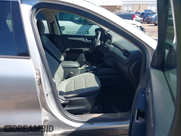 2020 Ford Escape SE with VIN 1FMCU0G67LUB30443, listed as a IAAI auction lot 42153091 with 44,396 mi miles and . Bid and sale history available at DreamBid. Image 5.