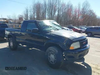 2000 GMC Sonoma SLS w/1SJ Pkg with VIN 1GTCT19W5Y8181305, listed as a IAAI auction lot 41694074 with 243,564 mi miles. Bid and sale history available at carsss.com. Image 1.