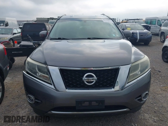 2015 Nissan Pathfinder SL z VIN 5N1AR2MMXFC680933, wystawiony jako IAAI lot #42790811 z przebiegiem 156 584 mil mil oraz . Historia ofert i sprzedaży dostępna na DreamBid. Obrazek 12.