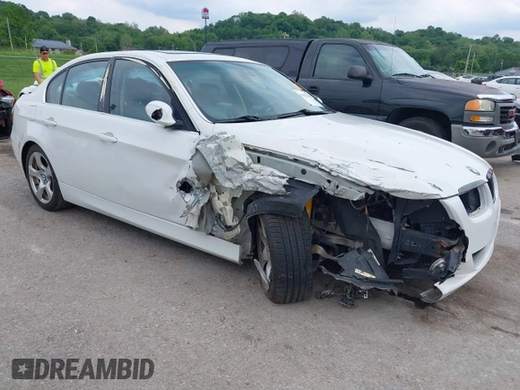 2006 BMW 3 Series 330i z VIN WBAVB33586PS06978, wystawiony jako IAAI lot #42263598 z przebiegiem Nie podano mil oraz . Historia ofert i sprzedaży dostępna na DreamBid. Obrazek 1.