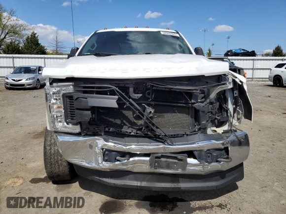 2019 Ford F-250 XL with VIN 1FT7X2BT5KEG19454, listed as a Copart auction lot 52935925 with 176,681 mi miles and Salvage title. Bid and sale history available at DreamBid. Image 5.
