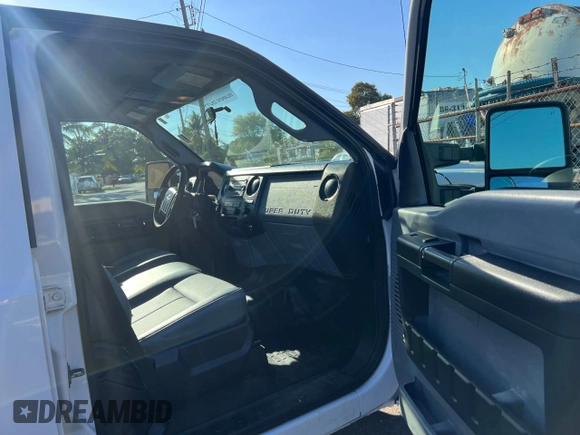 2016 Ford F-250 XL with VIN 1FT7W2A65GEB82741, listed as a Copart auction lot 47646325 with 175,403 mi miles and Clean title. Bid and sale history available at DreamBid. Image 5.
