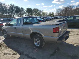 2001 Chevrolet S-10 LS with VIN 1GCCS19571K141956, listed as a Copart auction lot 87008824 with 110,035 mi miles and Clean Title. Bid and sale history available at DreamBid. Image 2.
