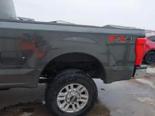 2019 Ford Super Duty F-250 SRW XL with VIN 1FT7W2B60KED51832, listed as a IAAI auction lot 41620118 with 76,348 mi miles. Bid and sale history available at carsss.com. Image 20.