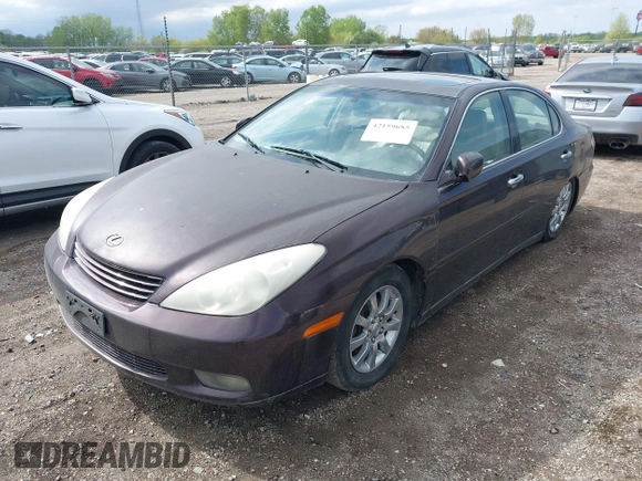 2003 Lexus ES with VIN JTHBF30G530119543, listed as a IAAI auction lot 42159685 with 226,627 mi miles. Bid and sale history available at carsss.com. Image 2.