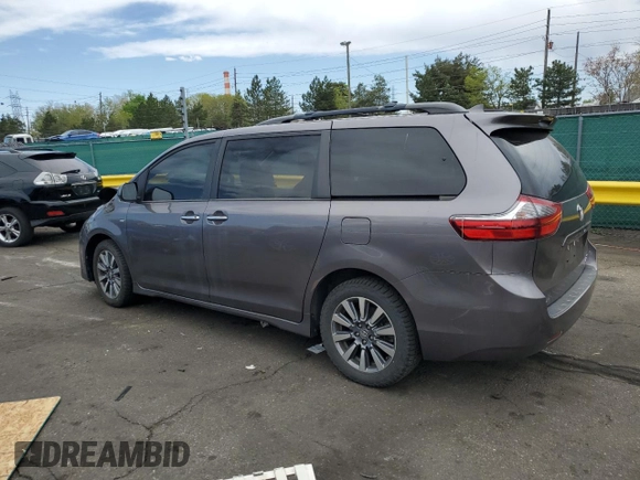 2020 Toyota Sienna XLE z VIN 5TDDZ3DC0LS242575, wystawiony jako Copart lot #54747655 z przebiegiem Nie podano mil oraz Szkoda całkowita • Salvage title. Historia ofert i sprzedaży dostępna na DreamBid. Obrazek 2.