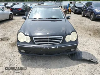 2005 Mercedes-Benz C 230 Kompressor с VIN WDBRF40J35F690593, выставлен на аукционе Copart как лот 56122435 с пробегом 227 250 миль миль и Списание • Salvage title. История ставок и продаж доступна на DreamBid. Изображение 5.