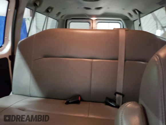 2009 Ford Econoline Passenger XL z VIN 1FMNE11W59DA81563, wystawiony jako Copart lot #54189524 z przebiegiem 81 649 mil mil oraz Czysty tytuł • Clean title. Historia ofert i sprzedaży dostępna na DreamBid. Obrazek 10.