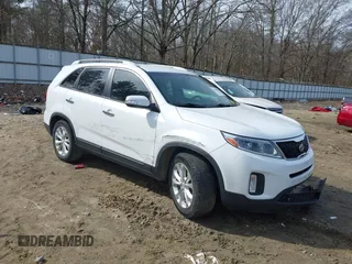2015 Kia Sorento EX with VIN 5XYKU4A7XFG638114, listed as a IAAI auction lot 41429929 with 160,891 mi miles. Bid and sale history available at carsss.com. Image 1.