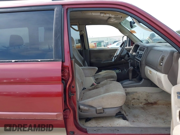 2001 Mitsubishi Montero Sport XLS with VIN JA4LS31H21P050687, listed as a IAAI auction lot 41532653 with 183,037 mi miles. Bid and sale history available at carsss.com. Image 5.