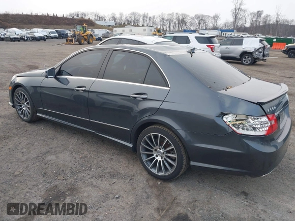 2010 Mercedes-Benz E-Class E 550 Luxury with VIN WDDHF9AB8AA144791, listed as a IAAI auction lot 41247610 with 138,972 mi miles. Bid and sale history available at carsss.com. Image 3.