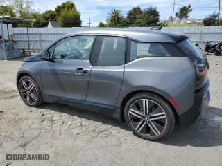 2017 BMW i3 with VIN WBY1Z8C38HV893417, listed as a Copart auction lot 53063865 with 28,910 mi miles and Salvage Title. Bid and sale history available at carsss.com. Image 2.