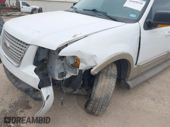 2006 Ford Expedition Eddie Bauer with VIN 1FMPU17596LA90732, listed as a IAAI auction lot 41689510 with 187,122 mi miles. Bid and sale history available at carsss.com. Image 14.