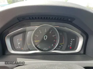 2017 Volvo S60 Inscription z VIN LYV402TK0HB151137, wystawiony jako Copart lot #55577435 z przebiegiem 67 066 mil mil oraz Szkody całkowita. Historia ofert i sprzedaży dostępna na DreamBid. Obrazek 9.