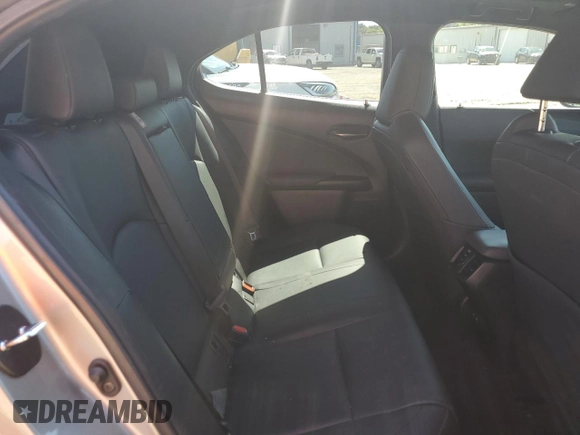 2021 Lexus UX 200 with VIN JTHX3JBH8M2033612, listed as a Copart auction lot 56215455 with 68,107 mi miles and Salvage title. Bid and sale history available at DreamBid. Image 10.