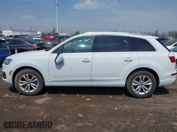 2017 Audi Q7 Premium Plus z VIN WA1LAAF74HD043775, wystawiony jako IAAI lot #42013115 z przebiegiem 68 519 mil mil oraz . Historia ofert i sprzedaży dostępna na DreamBid. Obrazek 14.