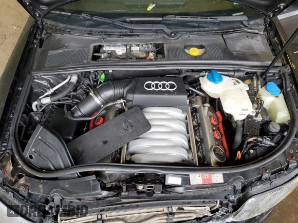 2005 Audi S4 z VIN WAUPL68E45A061813, wystawiony jako Copart lot #73425354 z przebiegiem 108 149 mil mil oraz Szkody całkowita. Historia ofert i sprzedaży dostępna na DreamBid. Obrazek 11.