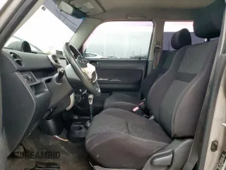 2005 Scion xB z VIN JTLKT324650211104, wystawiony jako Copart lot #55866455 z przebiegiem 210 908 mil mil oraz Szkoda całkowita • Salvage title. Historia ofert i sprzedaży dostępna na DreamBid. Obrazek 7.