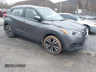 2018 Nissan Kicks S with VIN 3N1CP5CU5JL500490, listed as a IAAI auction lot 41606932 with 86,664 mi miles. Bid and sale history available at carsss.com. Image 1.